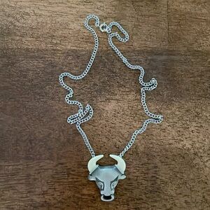 Vintage 1978 « Wild Country » Bull necklace